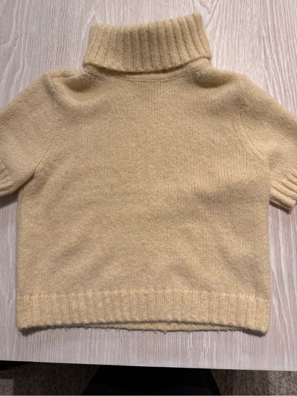 Abercrombie & Fitch Pale Yellow Short-Sleeve Turtleneck Sweater